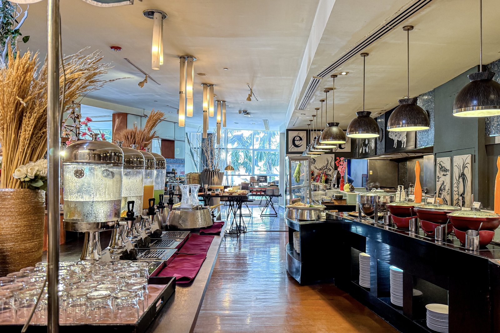 Hilton Bangkok Grande Asoke — eat & drink