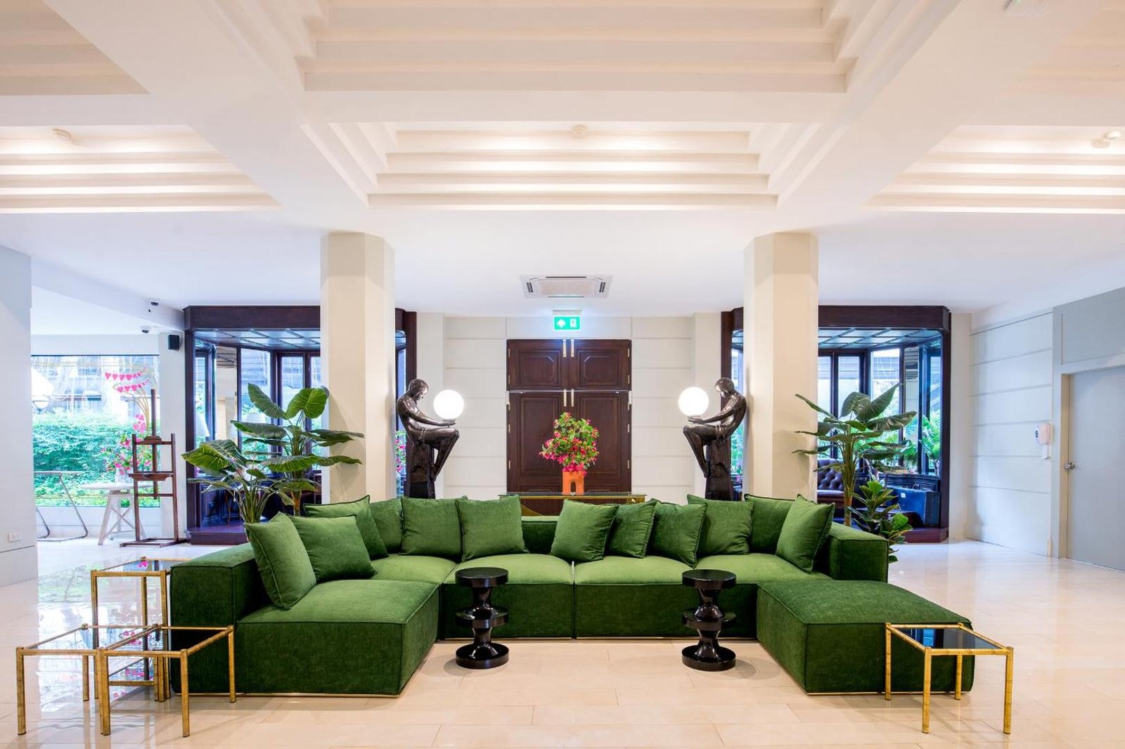 Hotel Thomas Bangkok — eat & drink