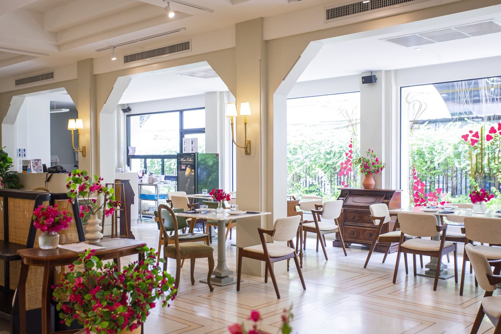 Hotel Thomas Bangkok — eat & drink