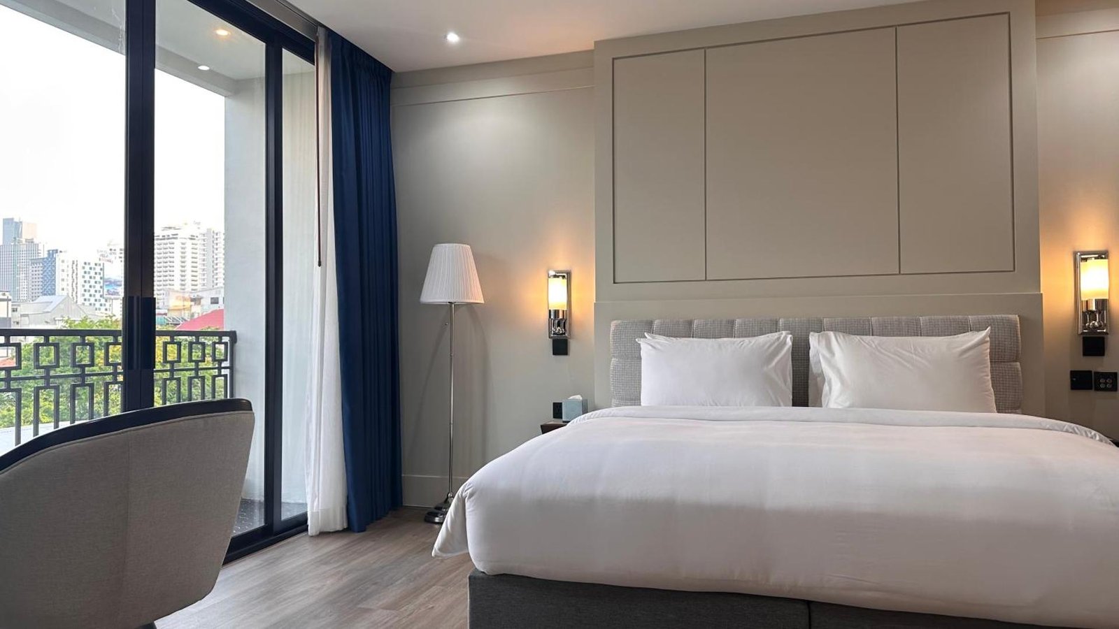 Hotel Thomas Bangkok — rooms
