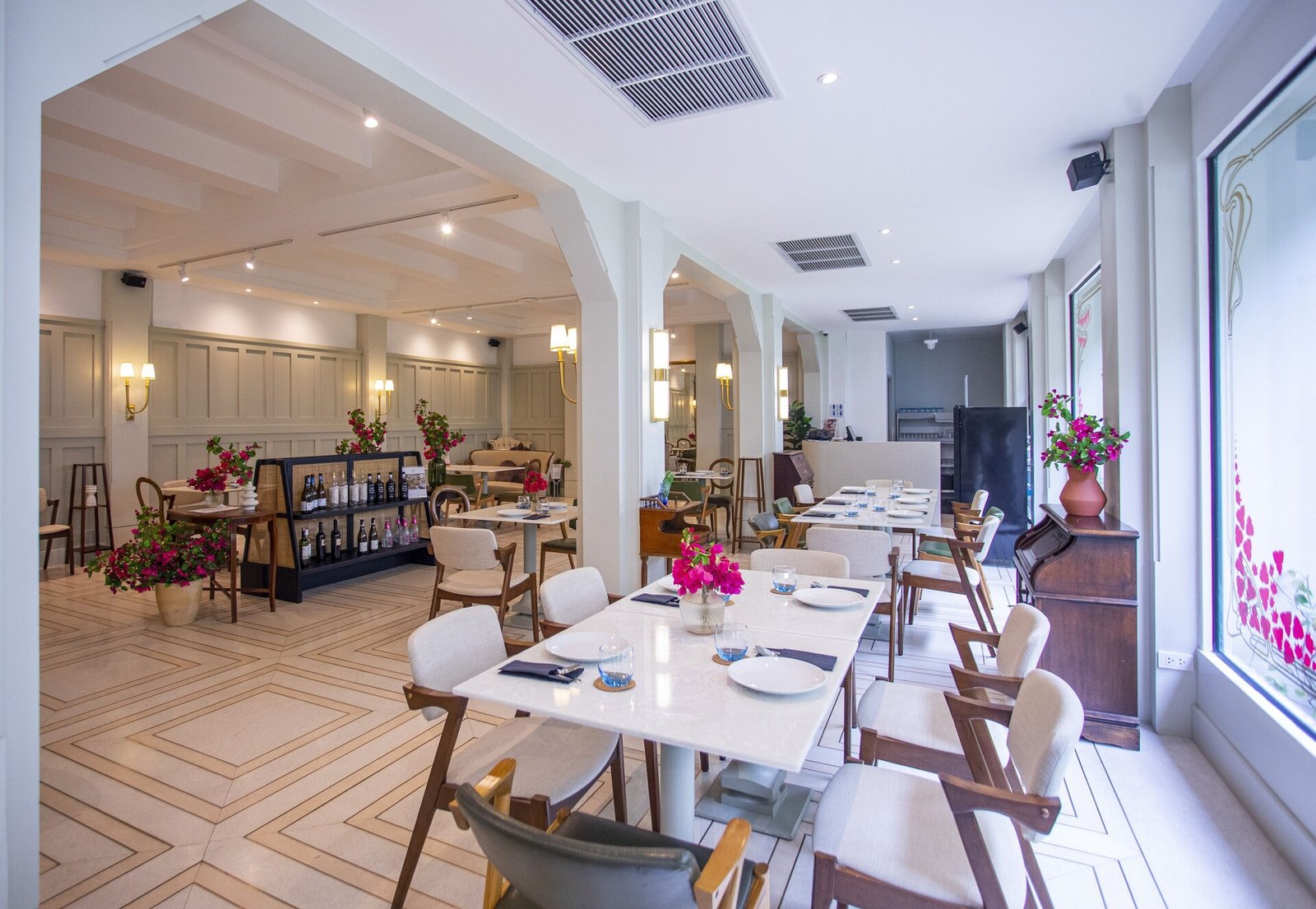 Hotel Thomas Bangkok — eat & drink