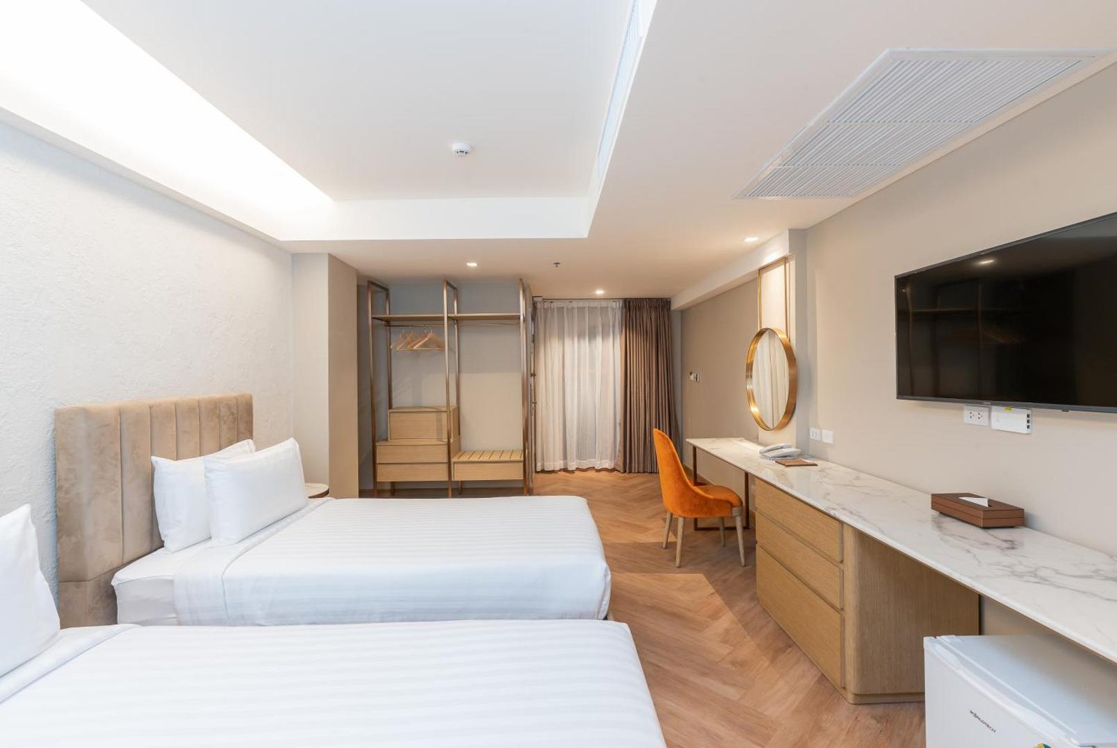 Away Bangkok Riverside Kene — rooms