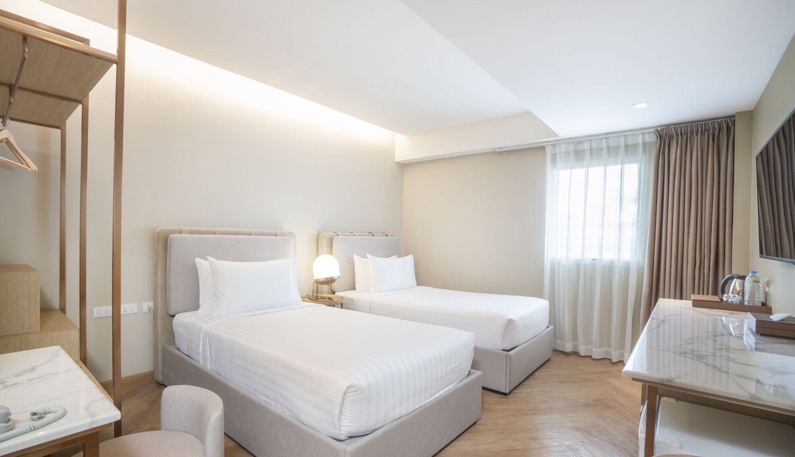 Away Bangkok Riverside Kene — rooms