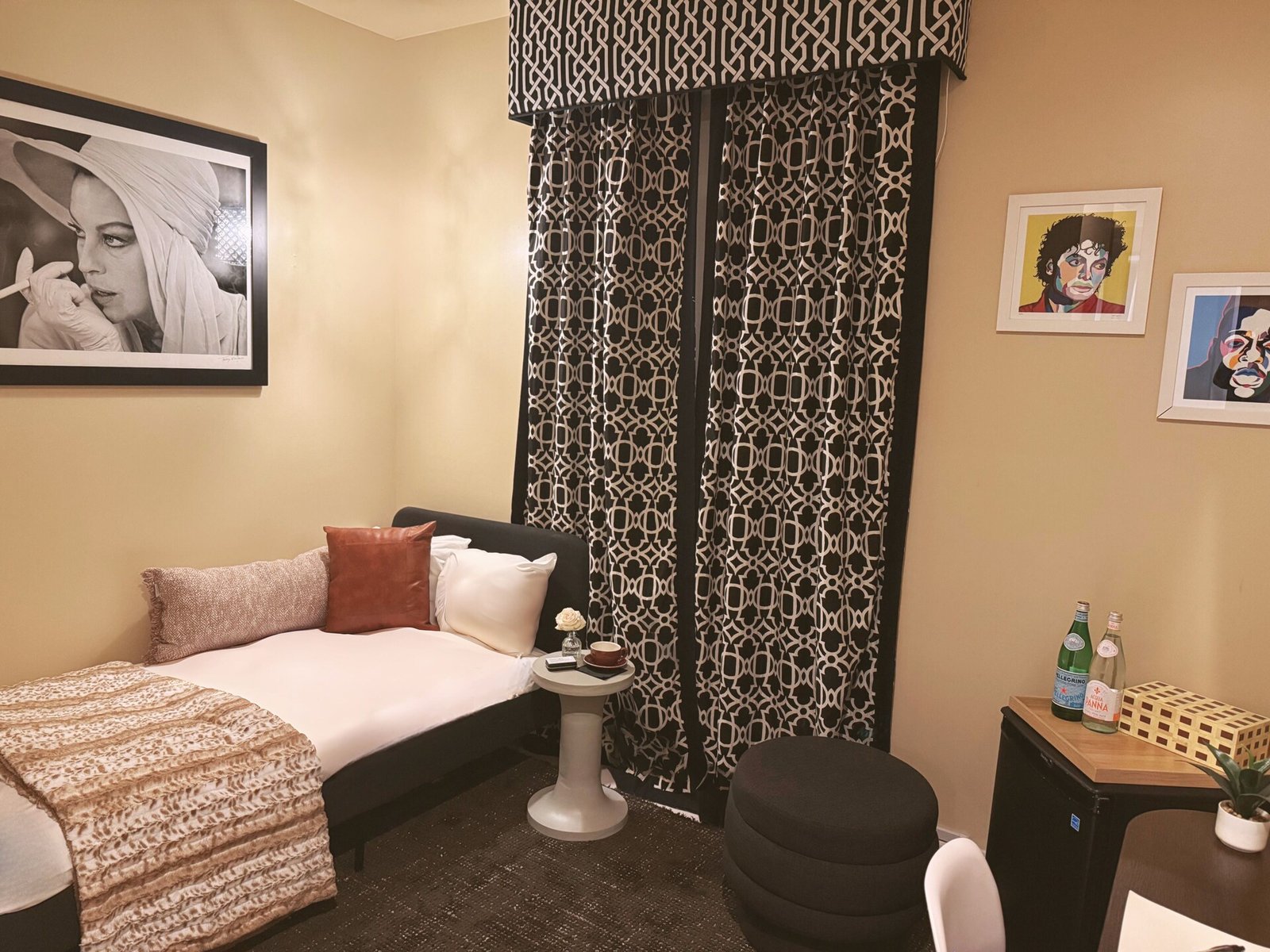 Crescent Hotel Beverly Hills — rooms