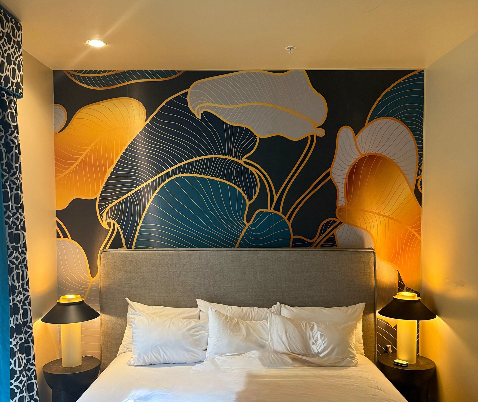 Crescent Hotel Beverly Hills — rooms