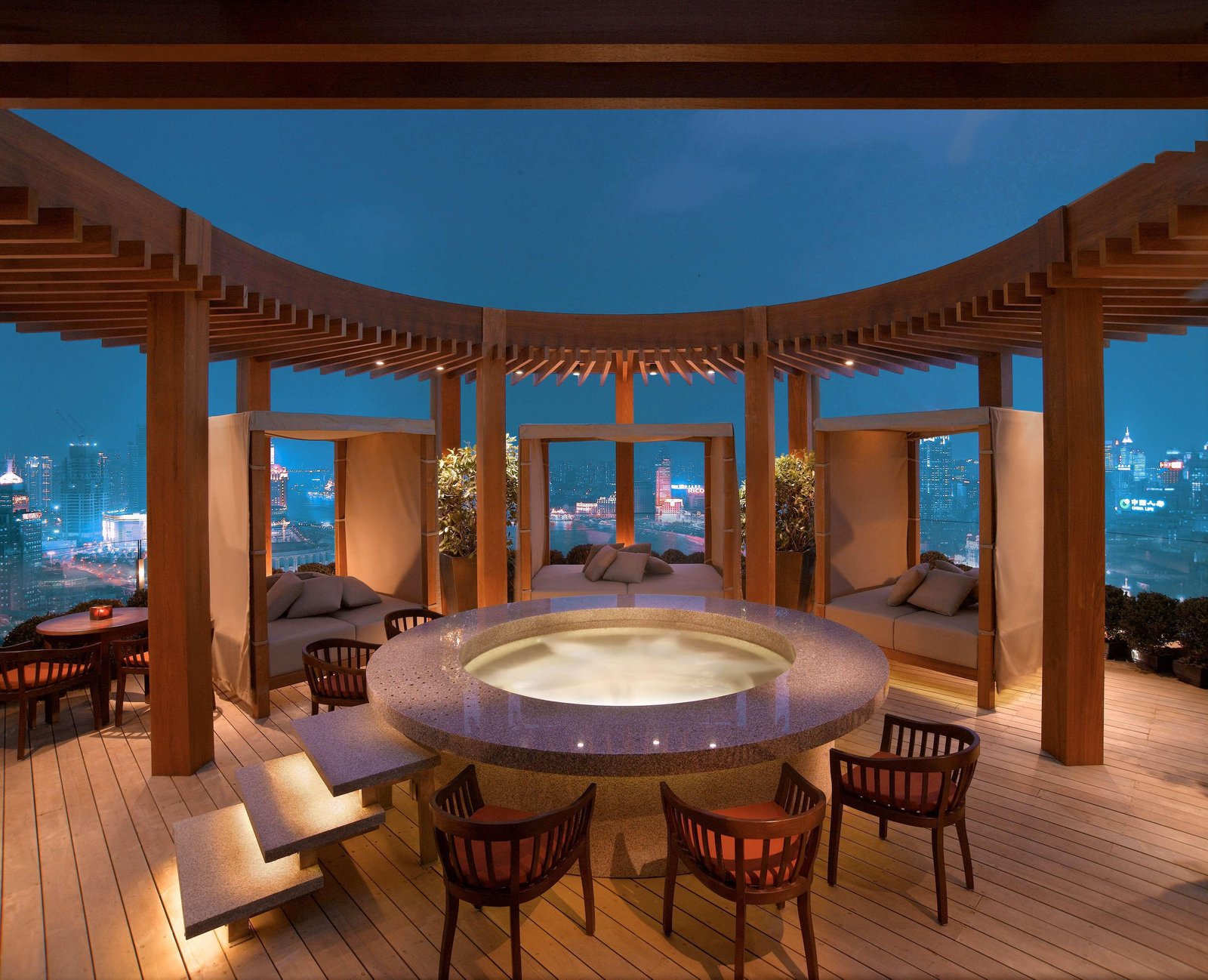 Hyatt on the Bund Hotel — vibe