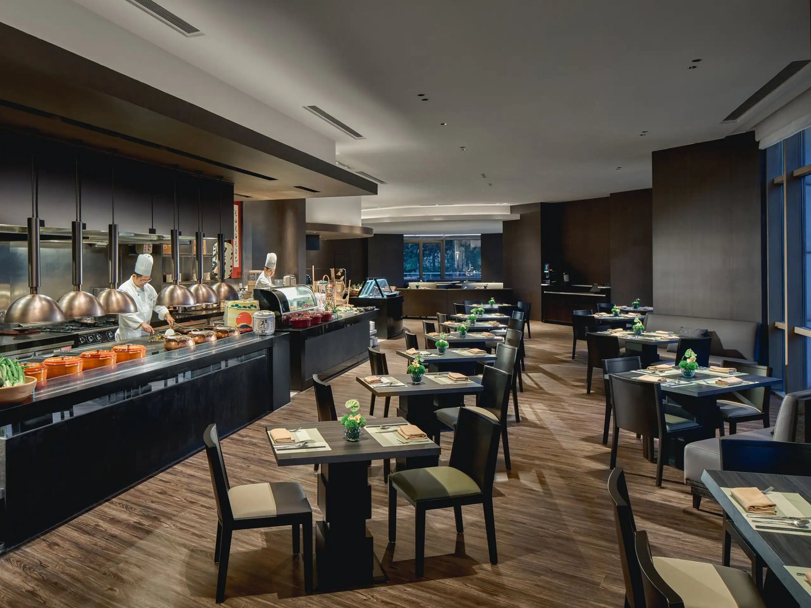 Hyatt on the Bund Hotel — eat & drink