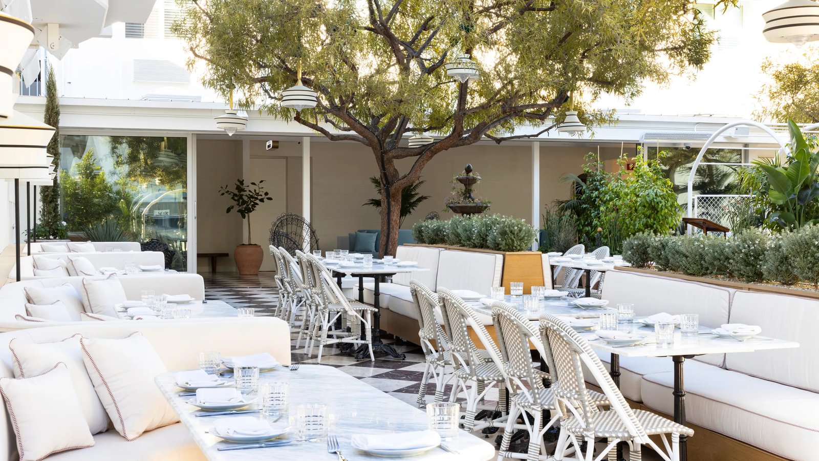 Short Stories Hotel — eat & drink