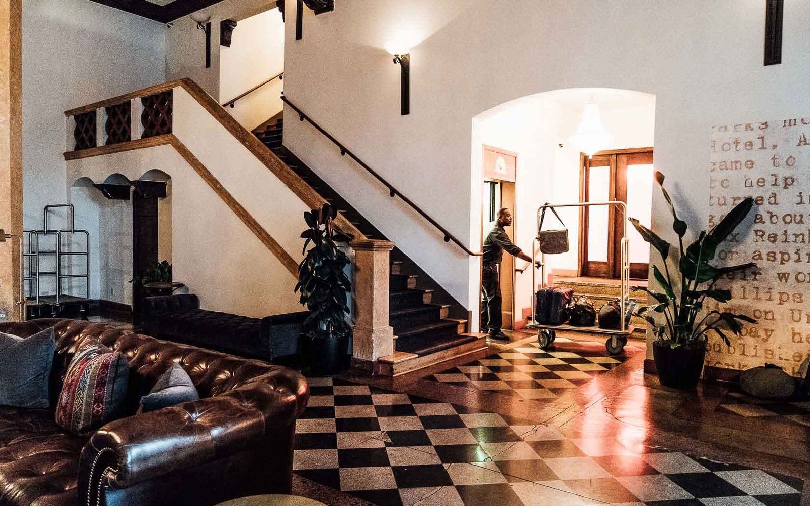 Hotel Normandie LA — vibe
