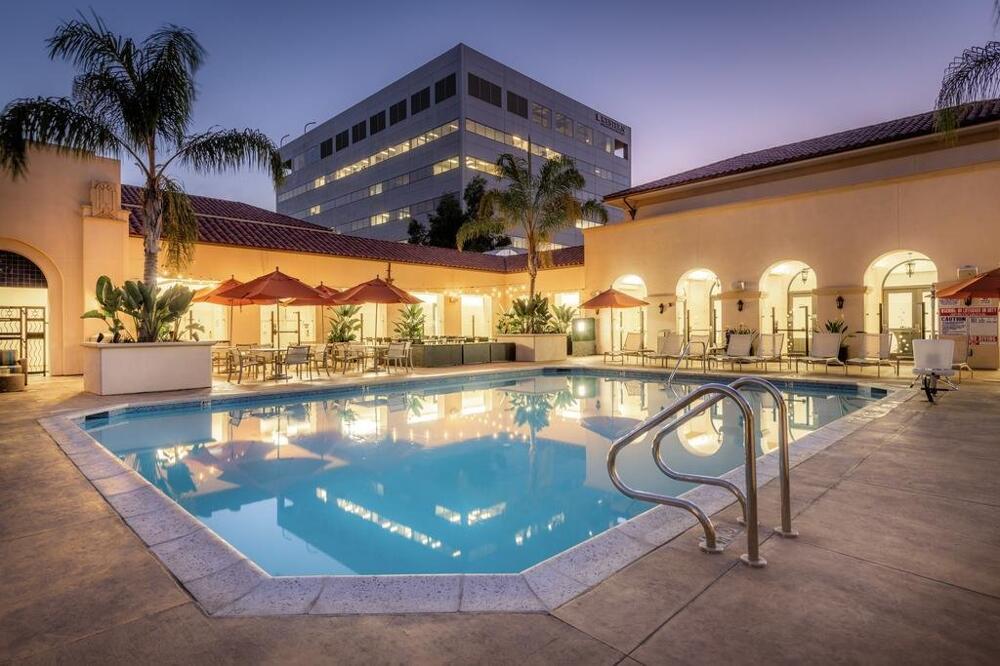 Pasadena Hotel & Pool — wellness