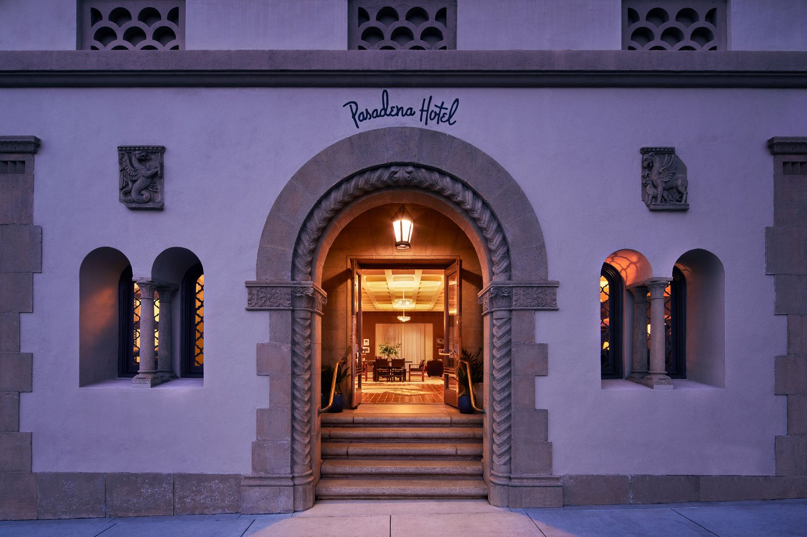 Pasadena Hotel & Pool