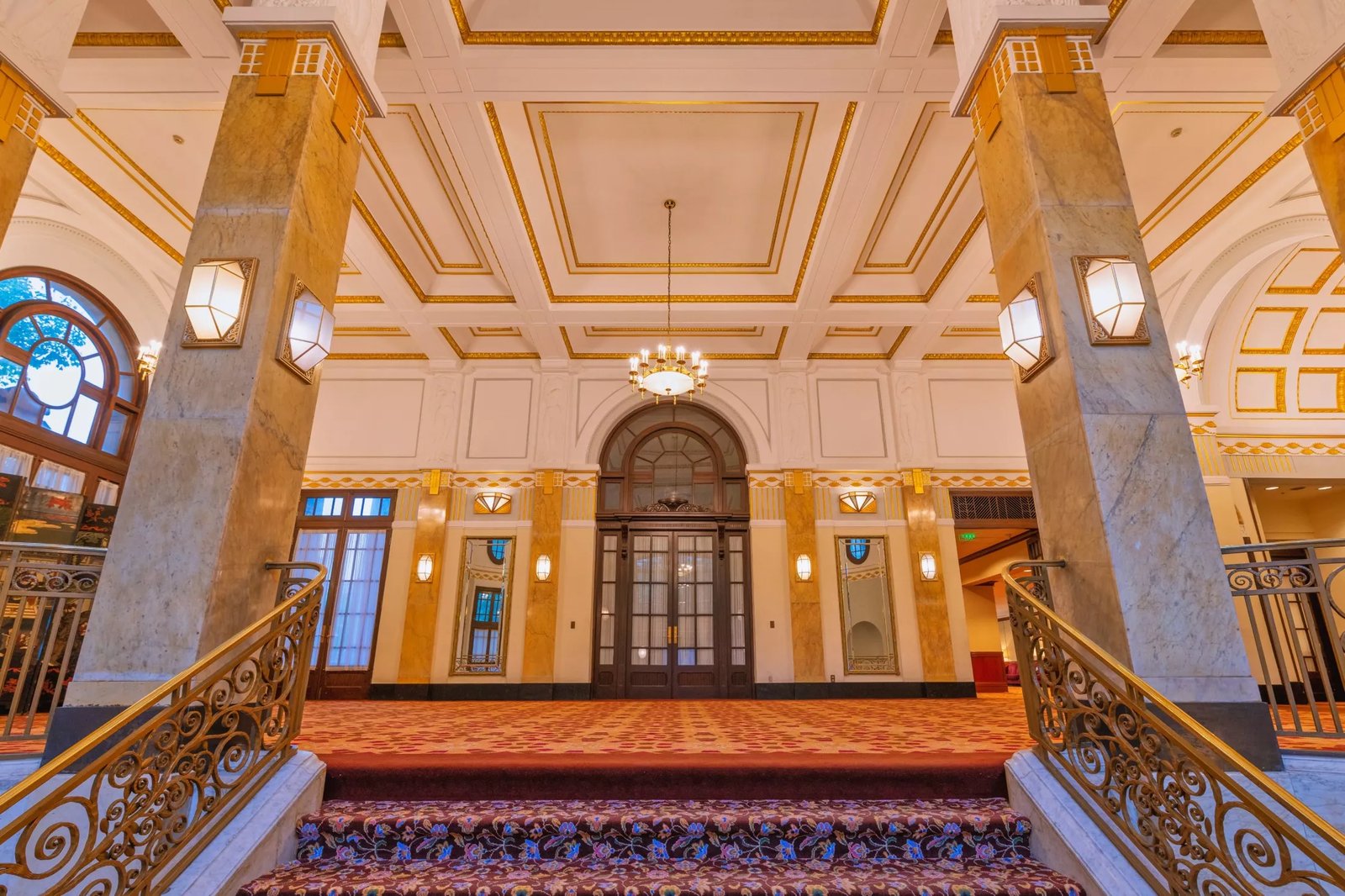 Okura Garden Hotel Shanghai — vibe