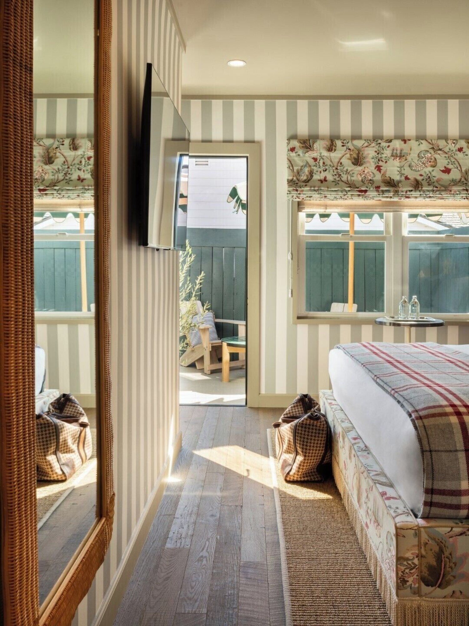 Le Petit Pali Brentwood — rooms