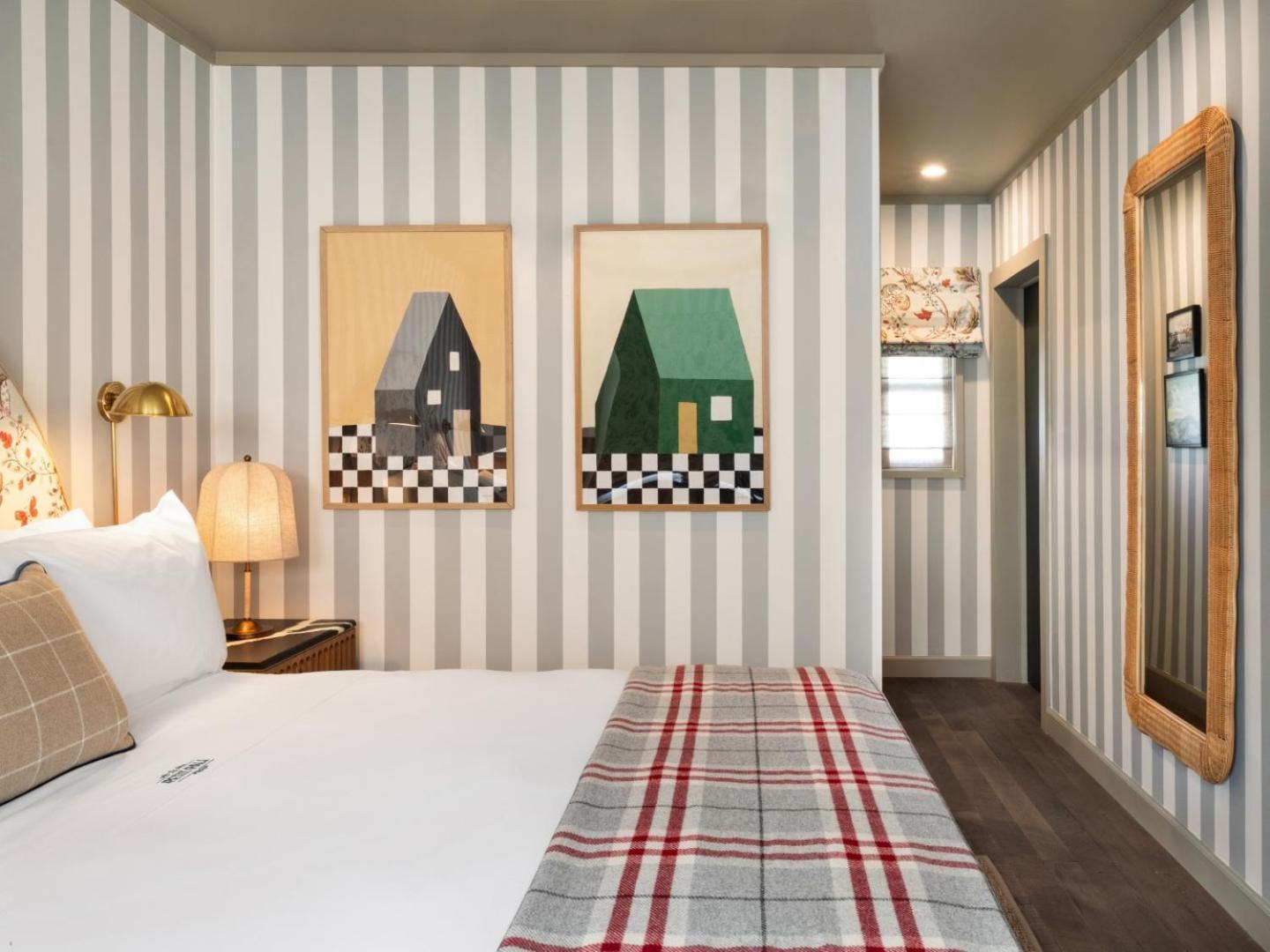 Le Petit Pali Brentwood — rooms