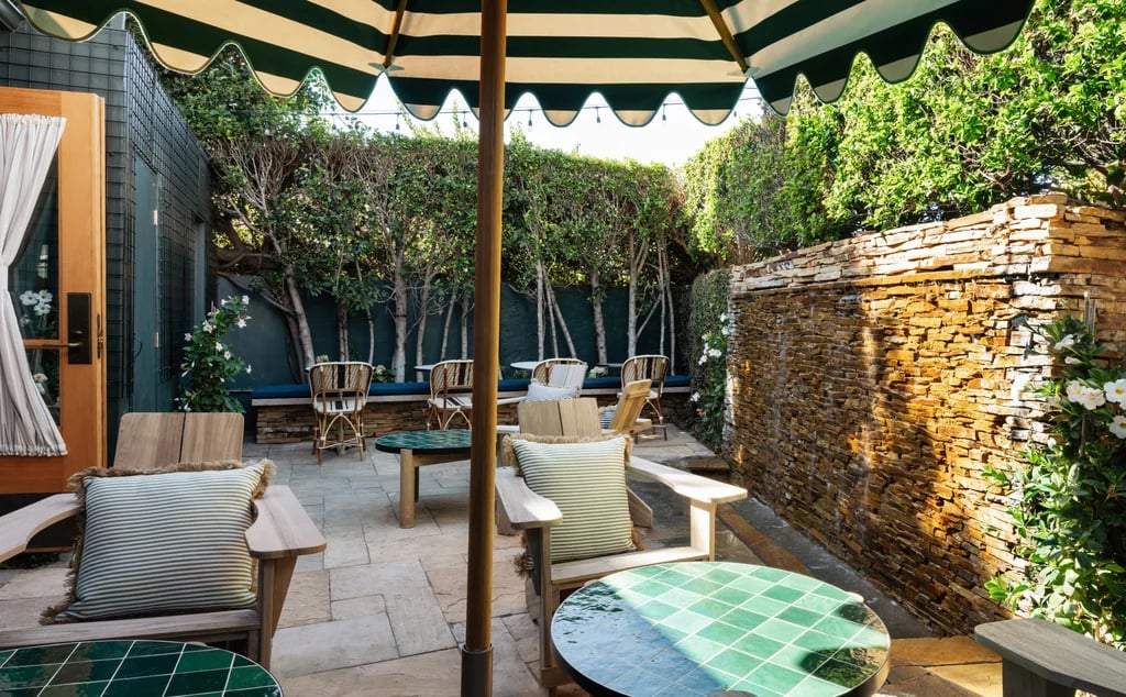 Le Petit Pali Brentwood — vibe