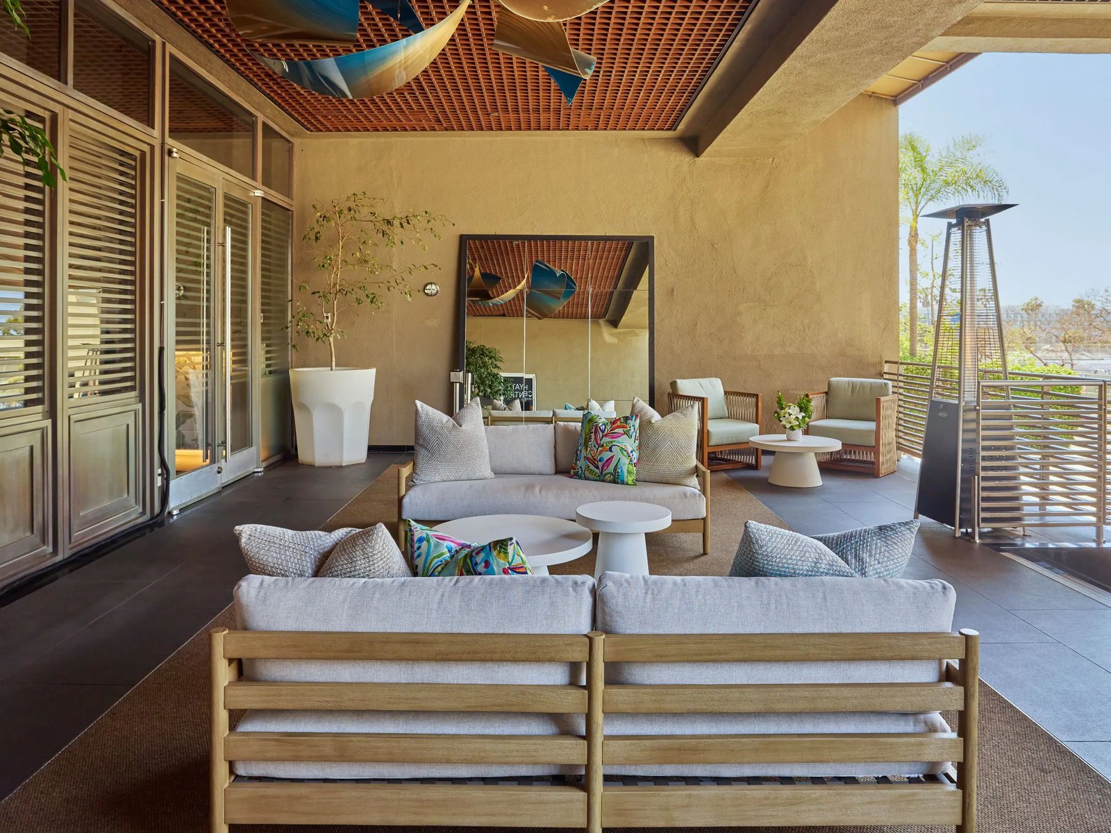 Hyatt Centric Delfina Santa Monica, vibe