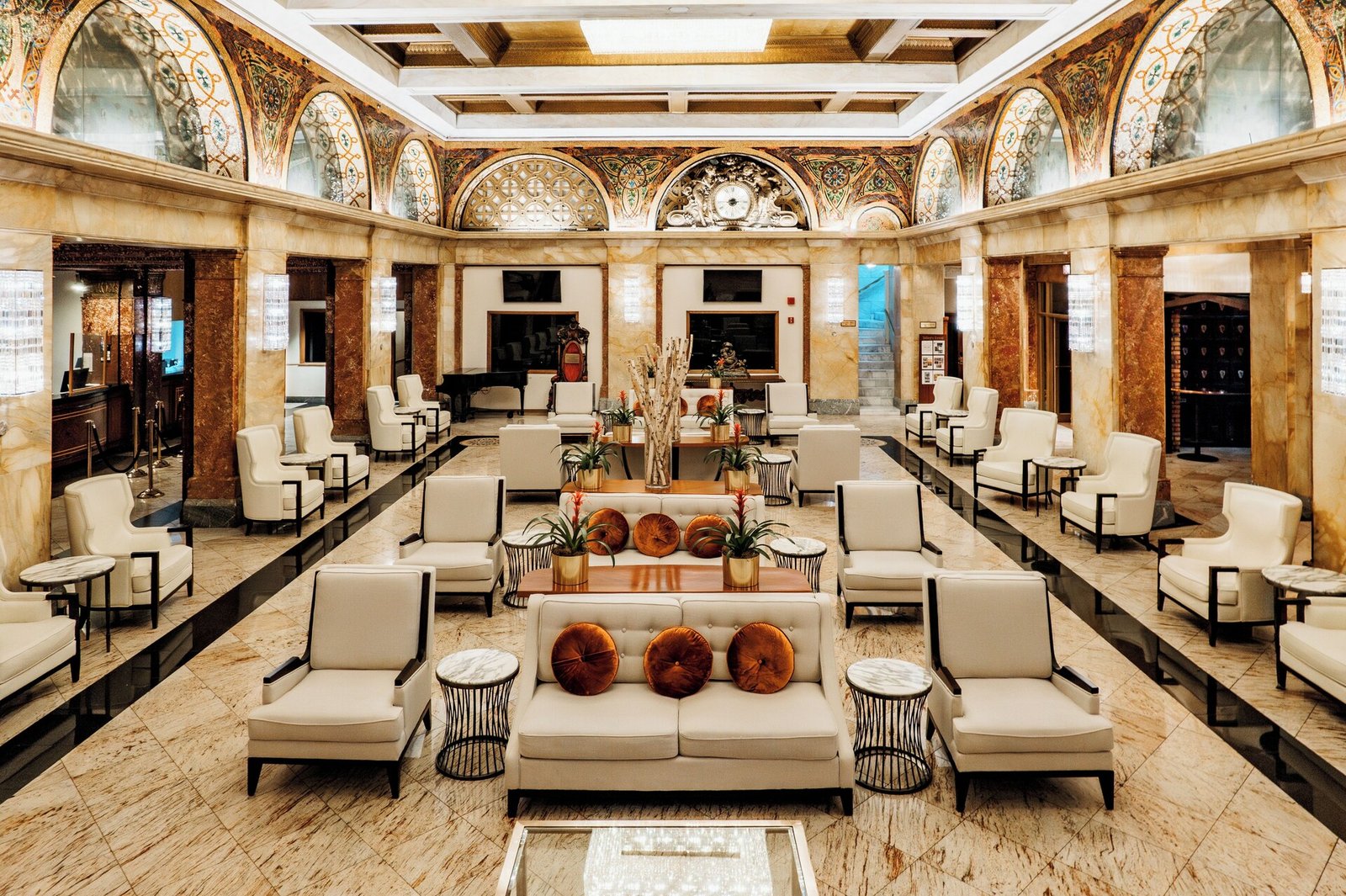 The Congress Plaza Hotel & Convention Center — eat & drink