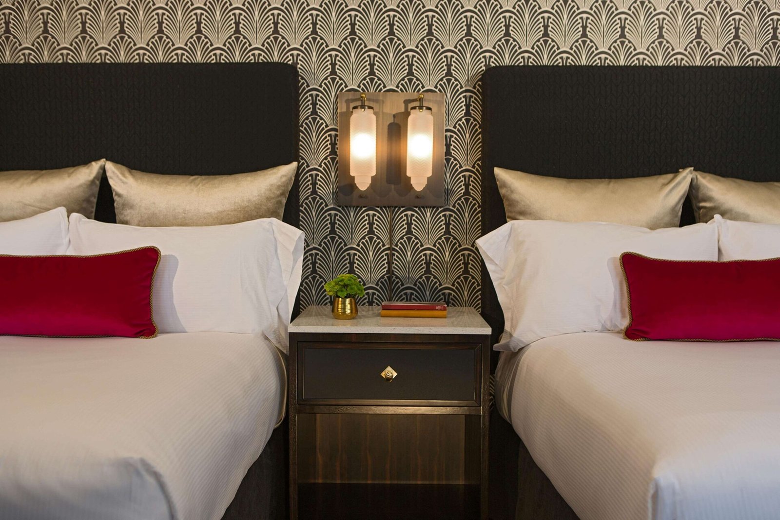 The Allegro Royal Sonesta Hotel Chicago Loop — rooms