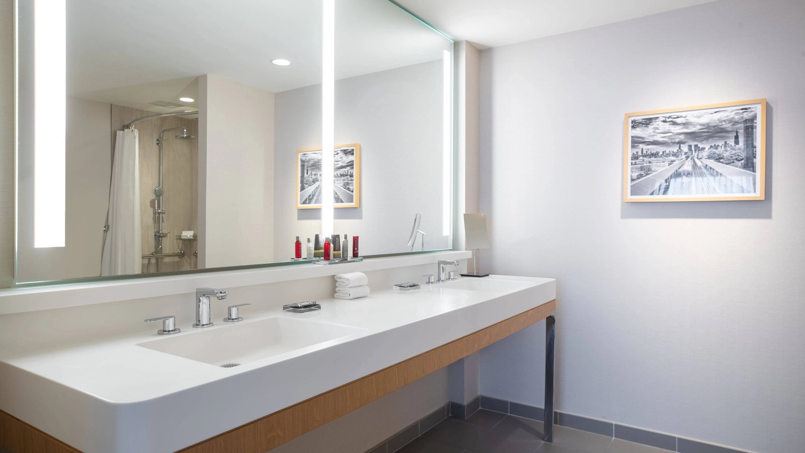 Marriott Marquis Chicago — rooms