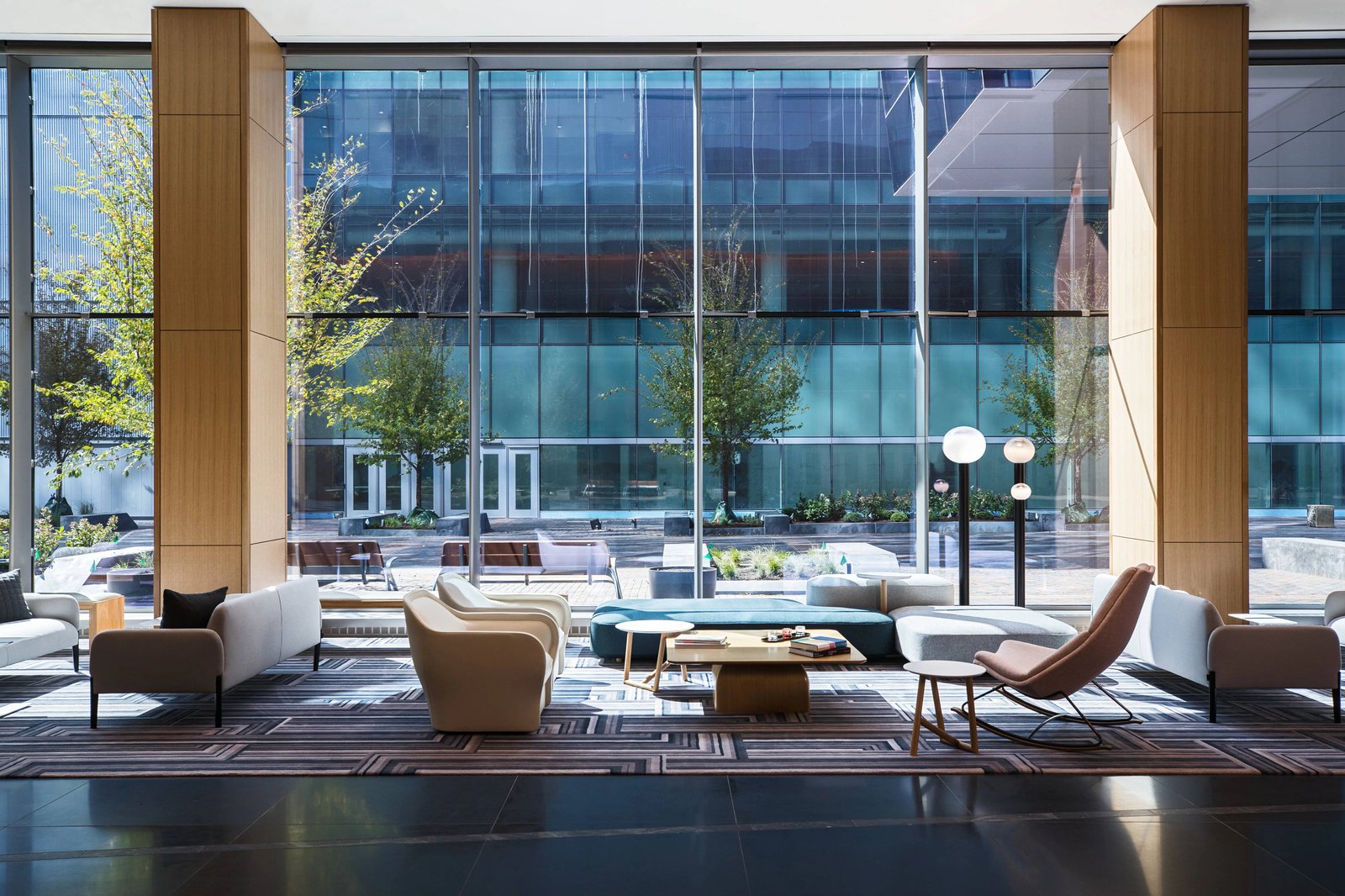 Marriott Marquis Chicago — vibe