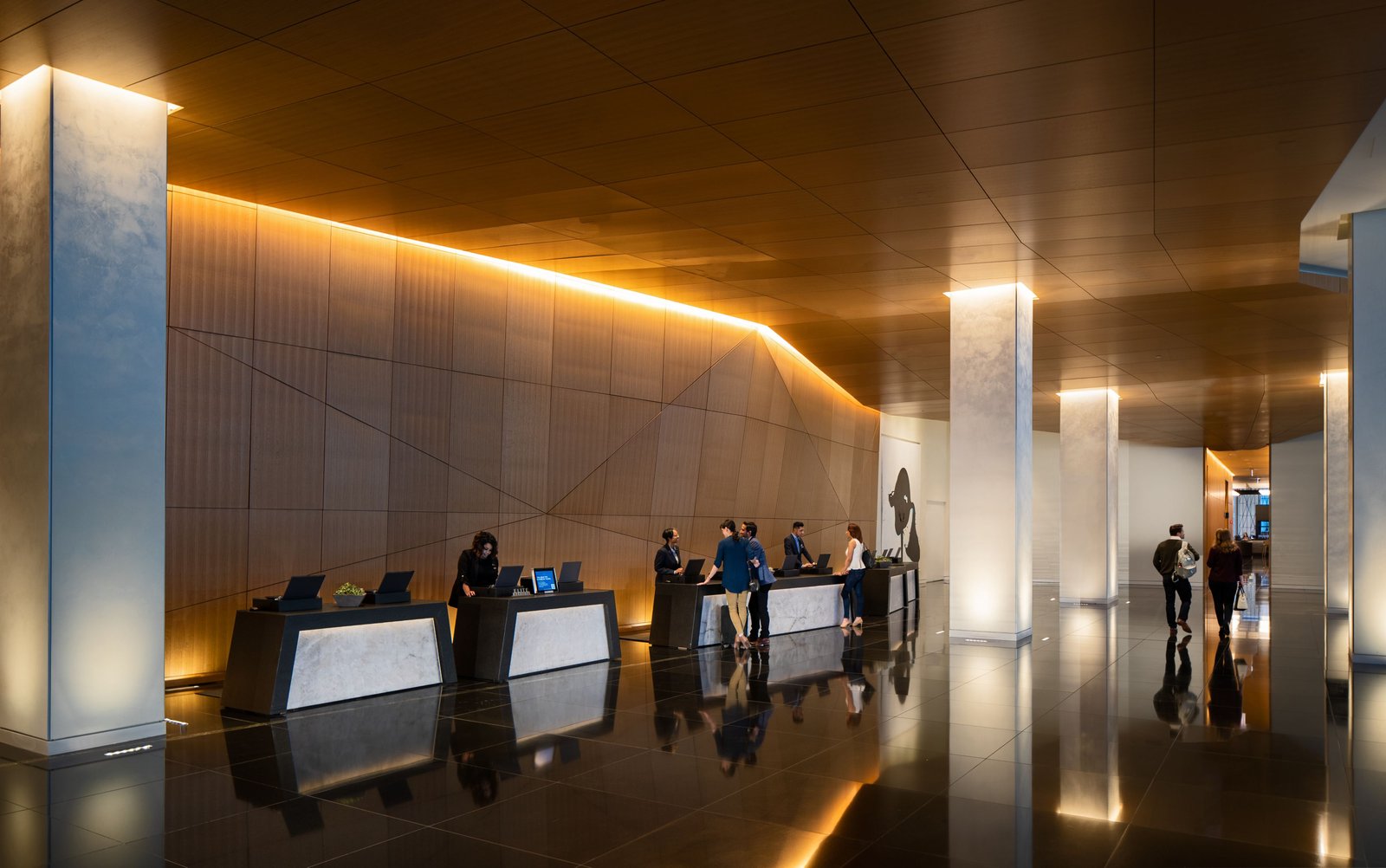 Marriott Marquis Chicago — vibe
