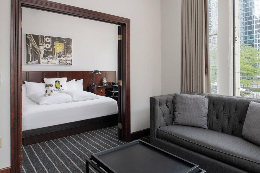 Staypineapple, an Iconic Hotel, The Loop Chicago — rooms