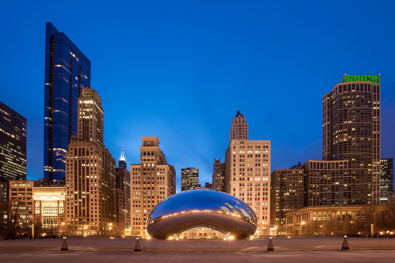 Hotel Chicago Downtown, Autograph Collection — vibe