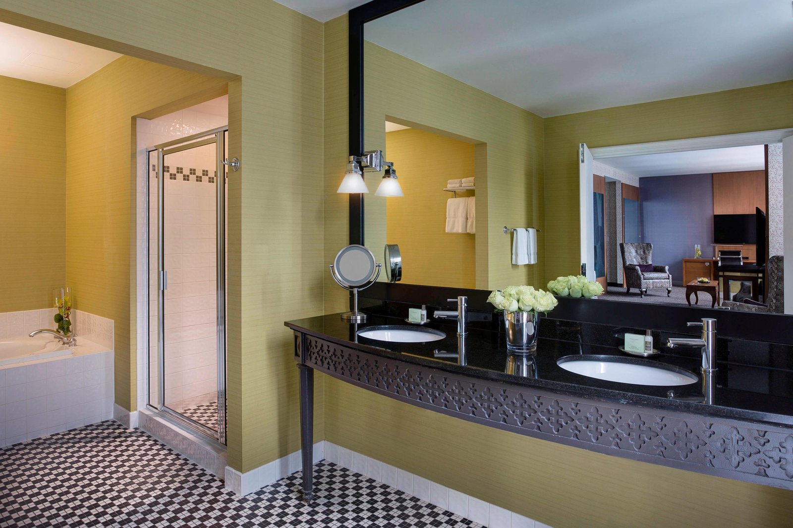 Hotel Chicago Downtown, Autograph Collection — rooms