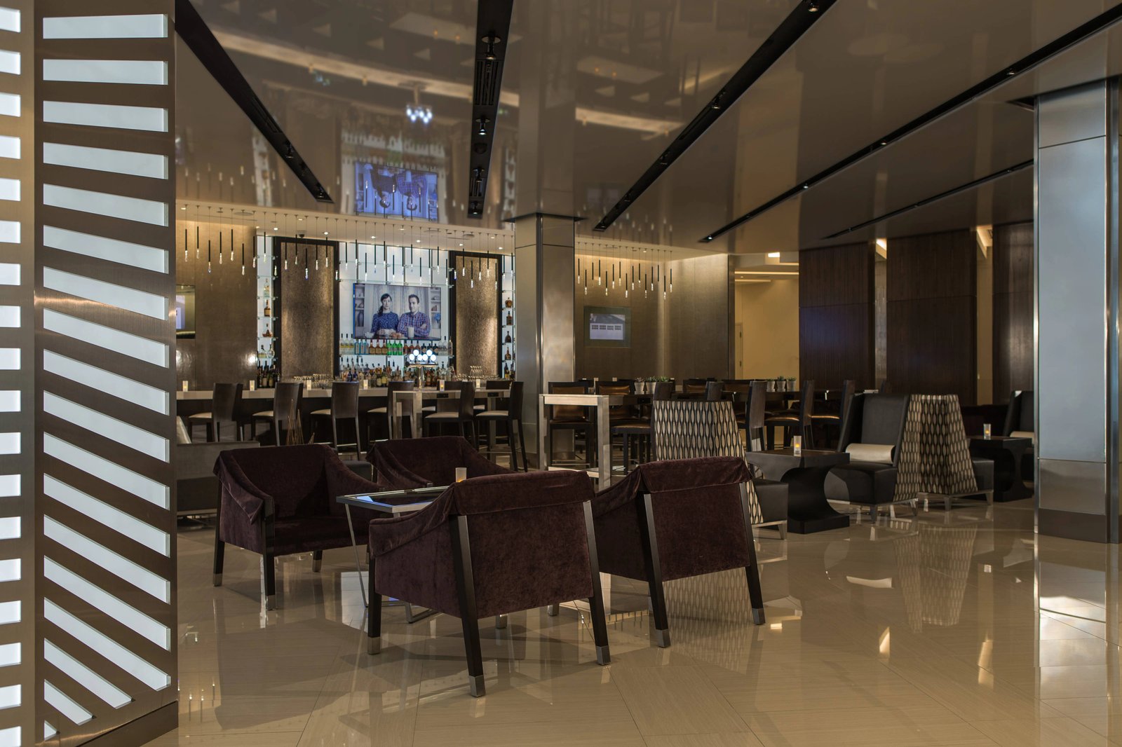 Hotel Chicago Downtown, Autograph Collection — eat & drink