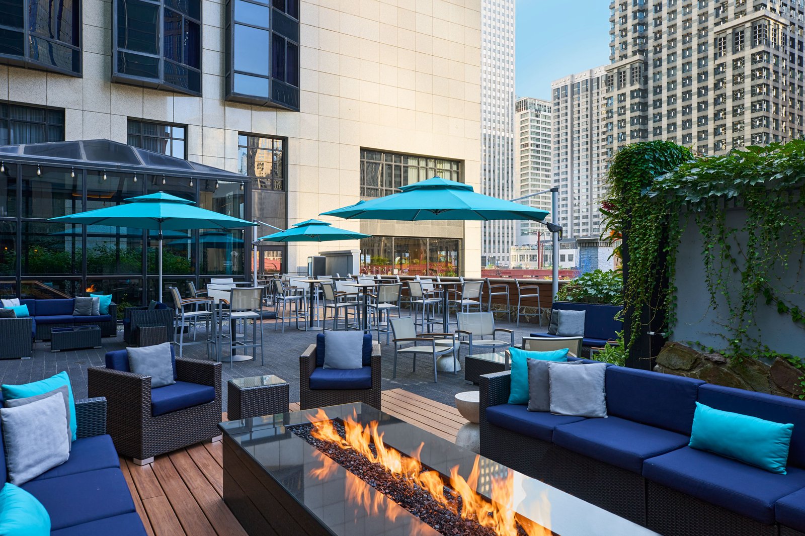 The Westin Chicago River North — vibe
