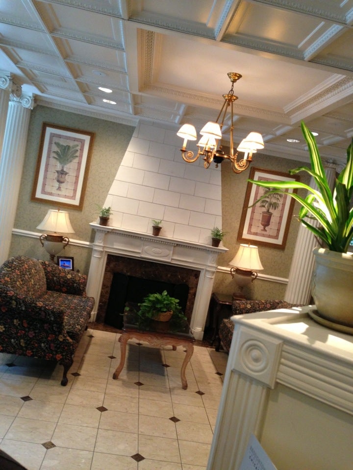 The Willows Hotel — vibe