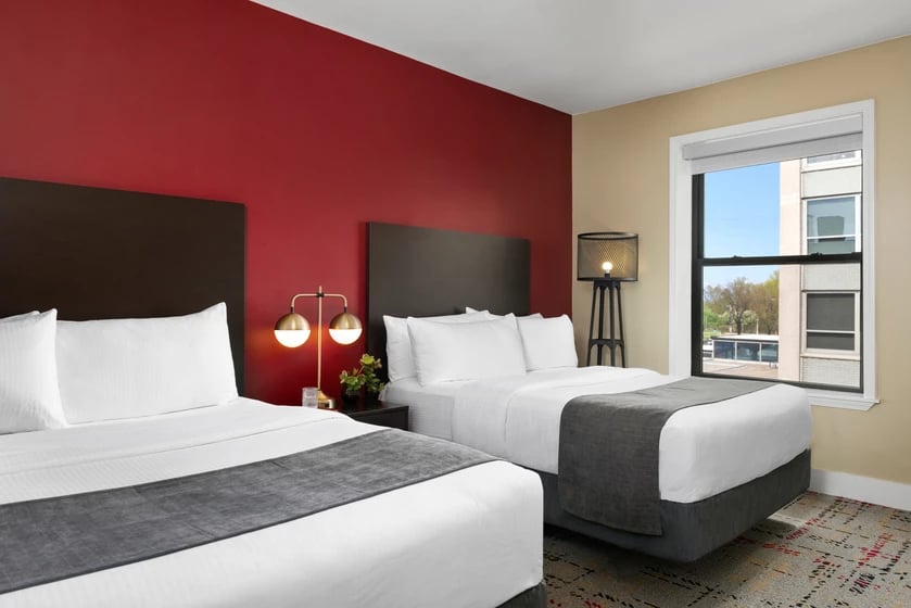 Majestic Hotel — rooms