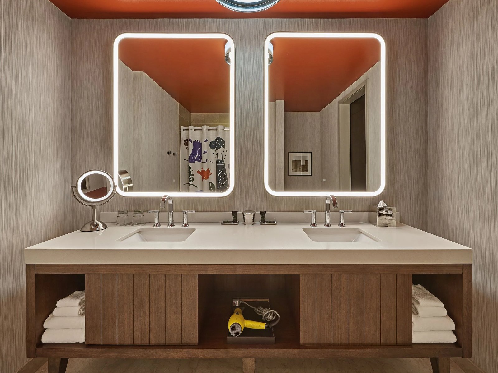 Hyatt Centric Chicago Magnificent Mile — rooms