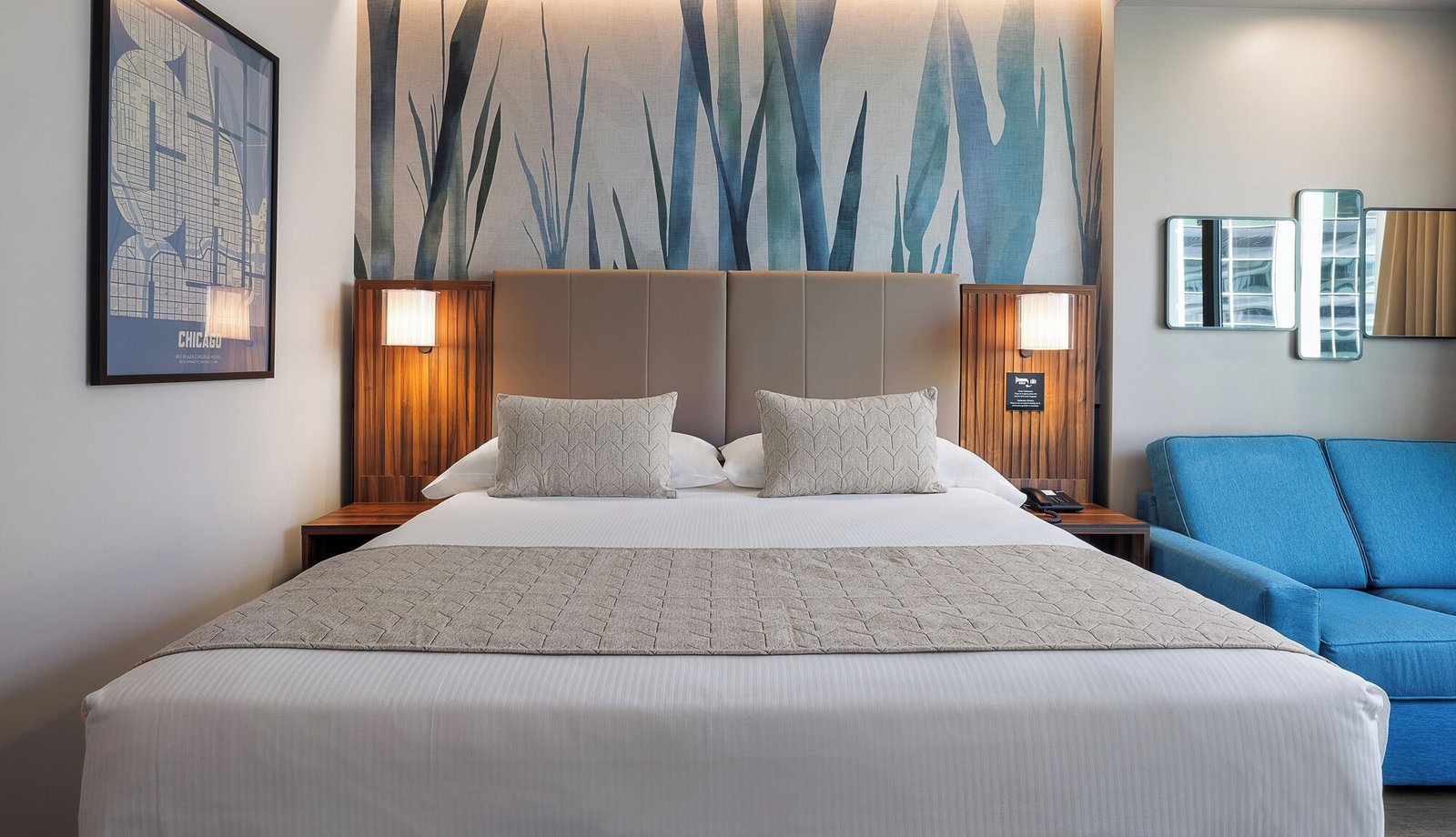 Hotel Riu Plaza Chicago — rooms