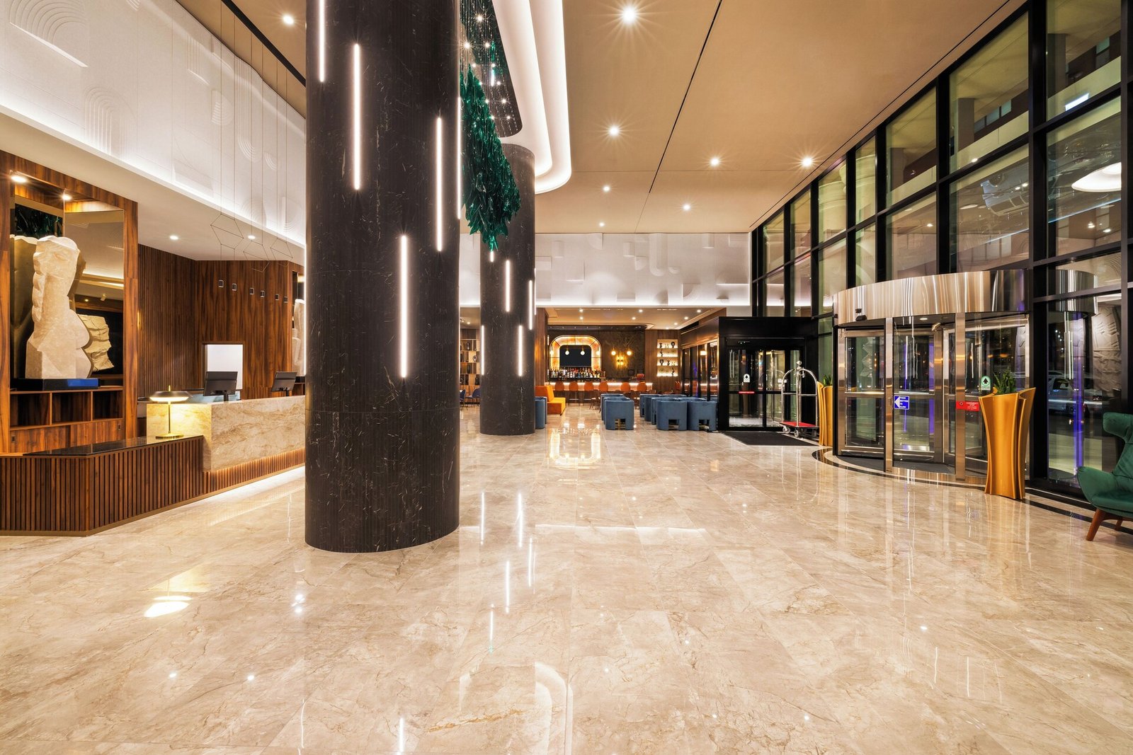 Hotel Riu Plaza Chicago — vibe