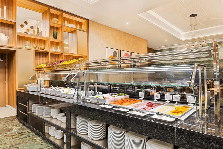 Hotel Riu Plaza Chicago — eat & drink
