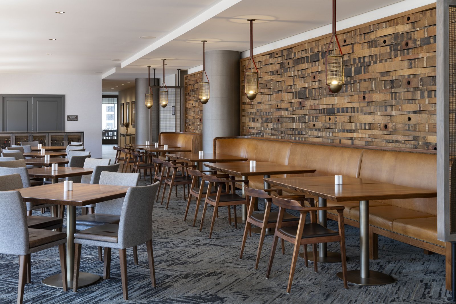 Residence Inn by Marriott Chicago Downtown Magnificent Mile — eat & drink