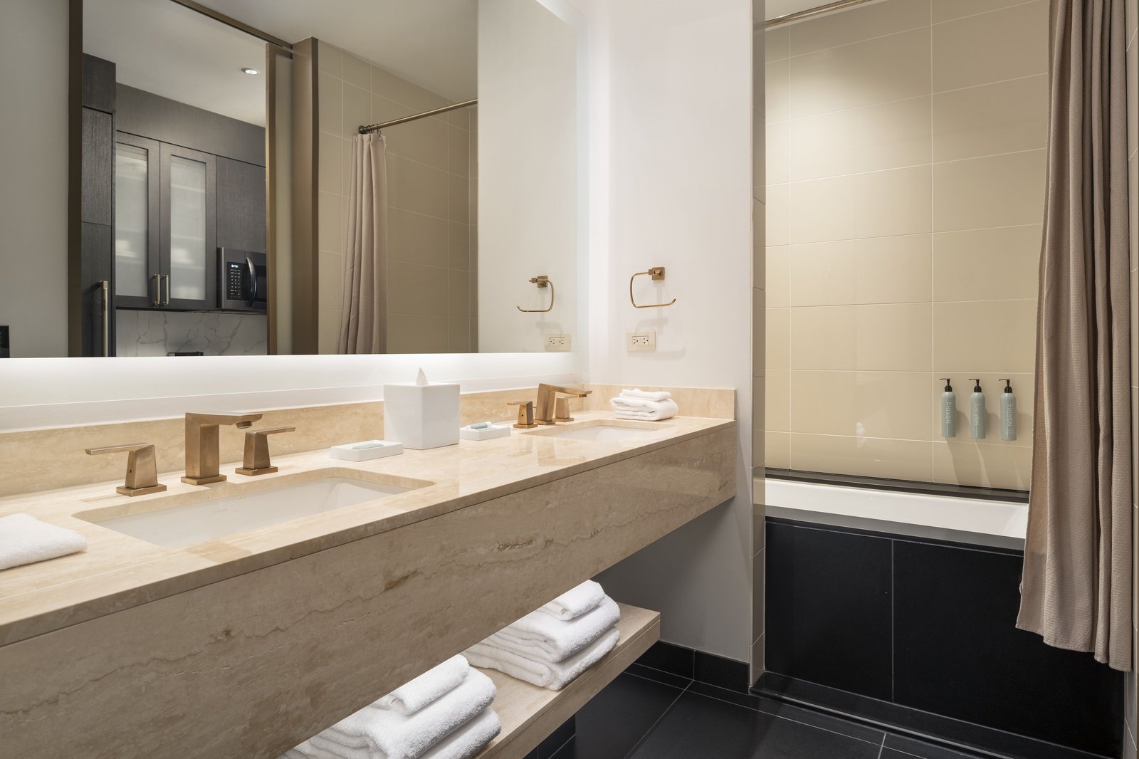 Residence Inn by Marriott Chicago Downtown Magnificent Mile — rooms