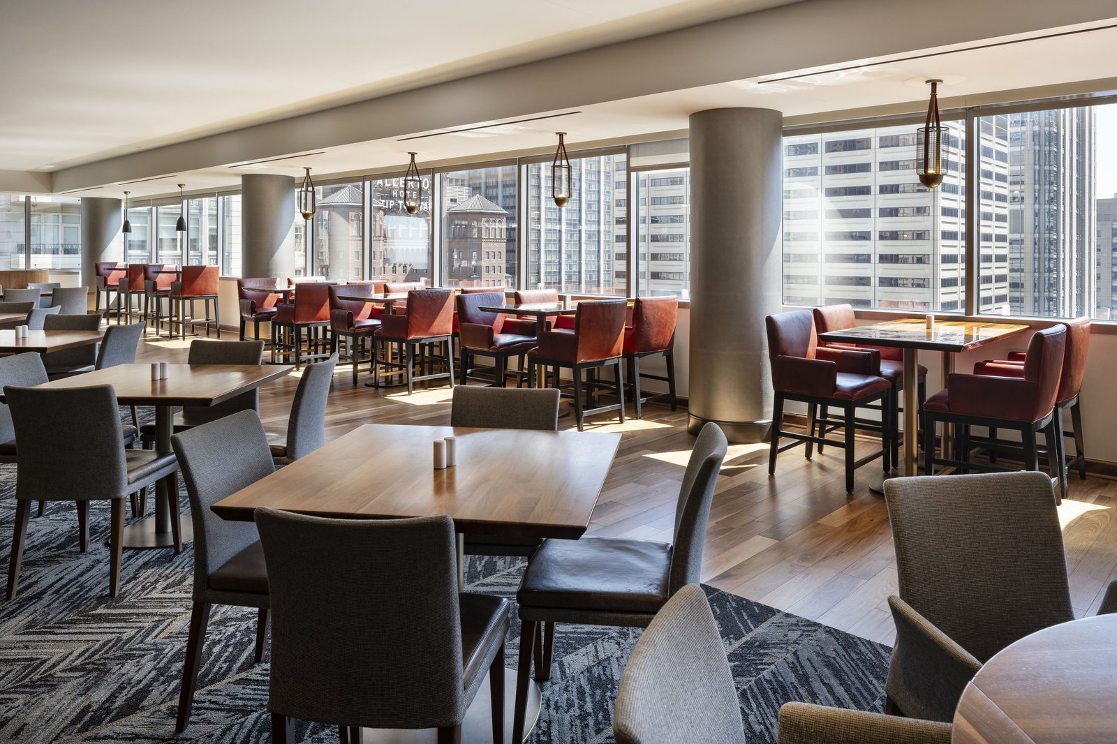 Residence Inn by Marriott Chicago Downtown Magnificent Mile — eat & drink