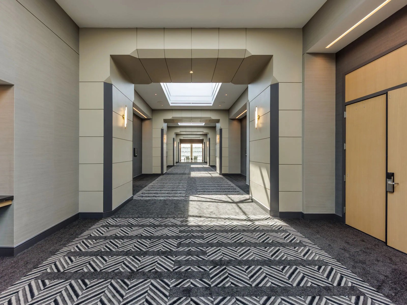Hyatt Centric Chicago O’Hare, vibe