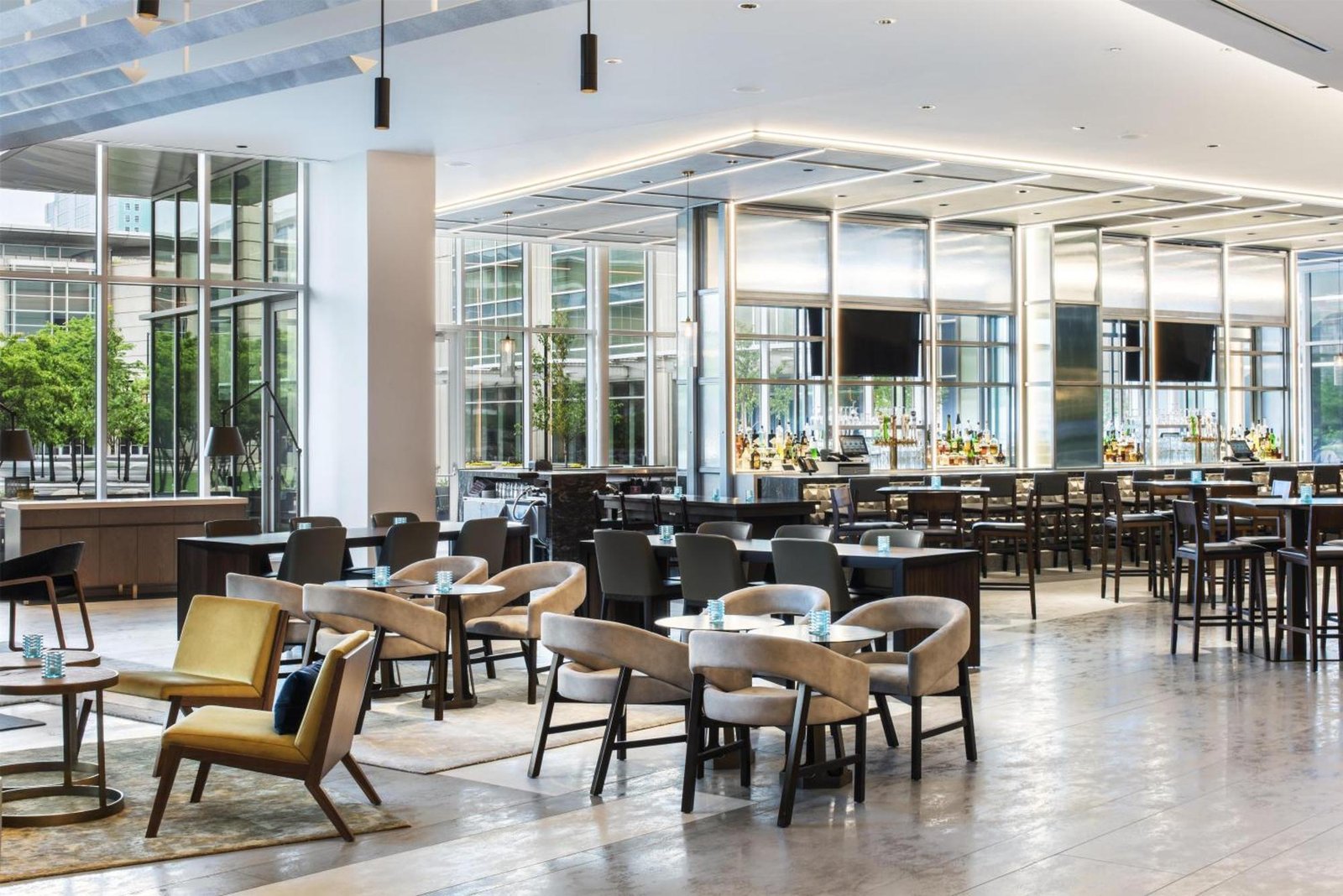 Hyatt Regency McCormick Place Chicago, arc bar & patio