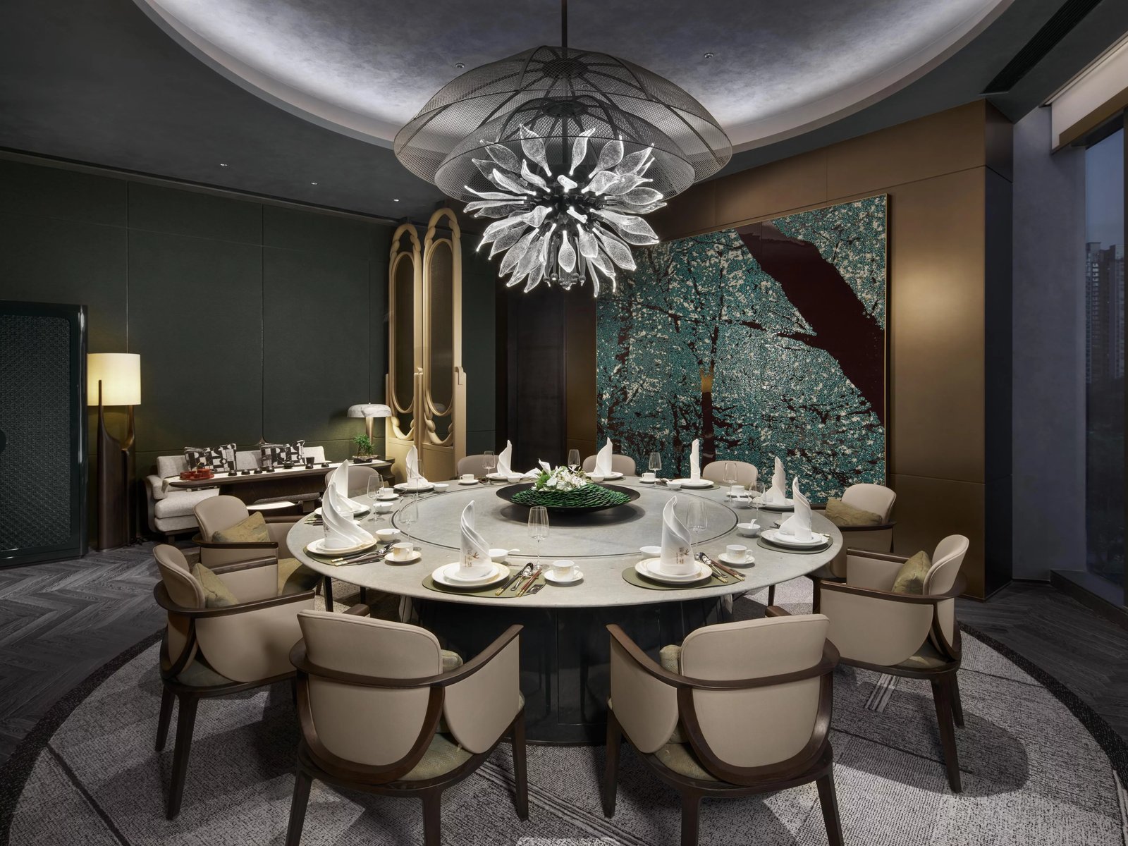 HUALUXE Shenzhen Bao An, an IHG Hotel — eat & drink