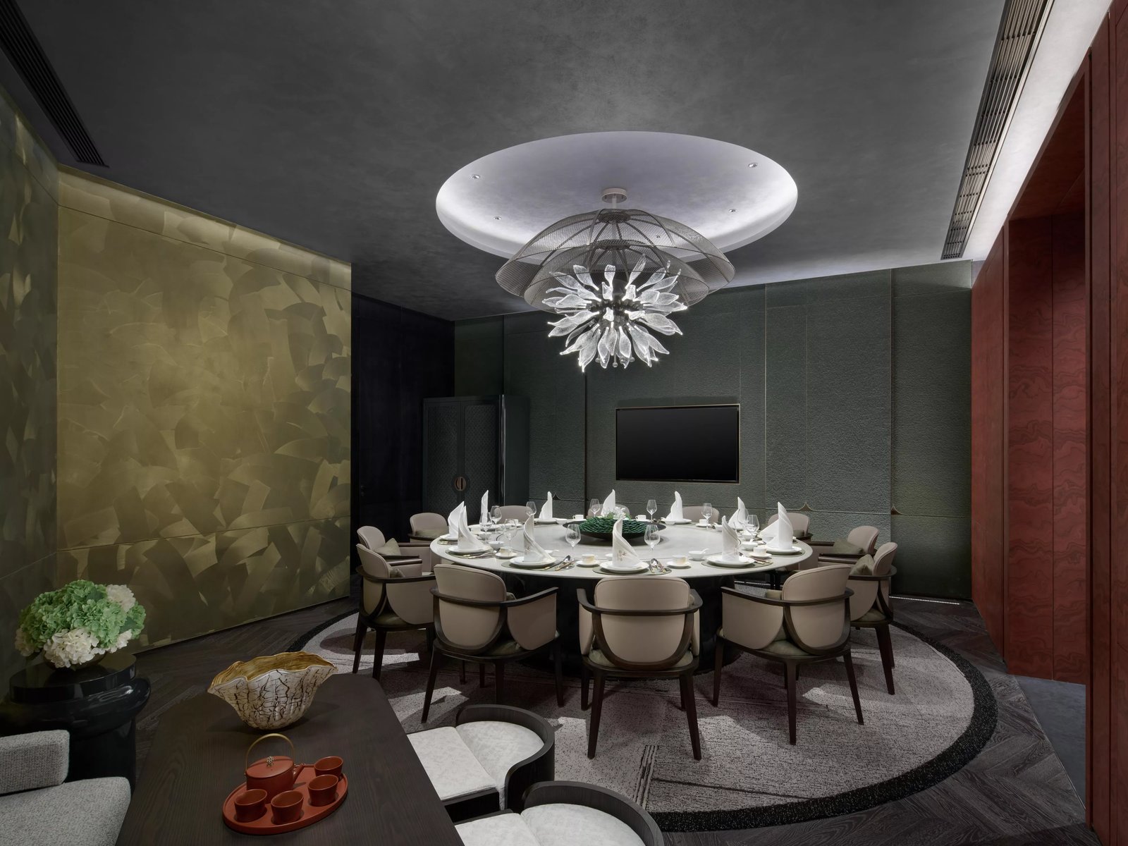HUALUXE Shenzhen Bao An, an IHG Hotel — eat & drink