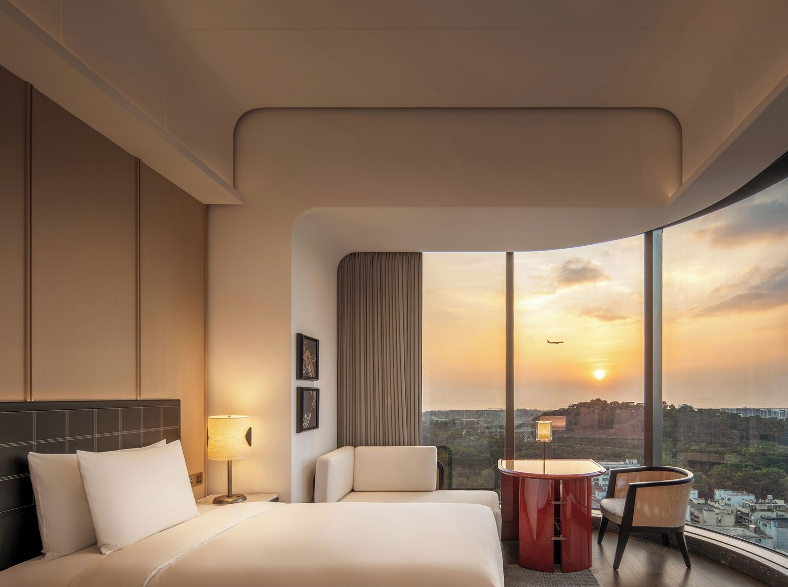 HUALUXE Shenzhen Bao An, an IHG Hotel — rooms