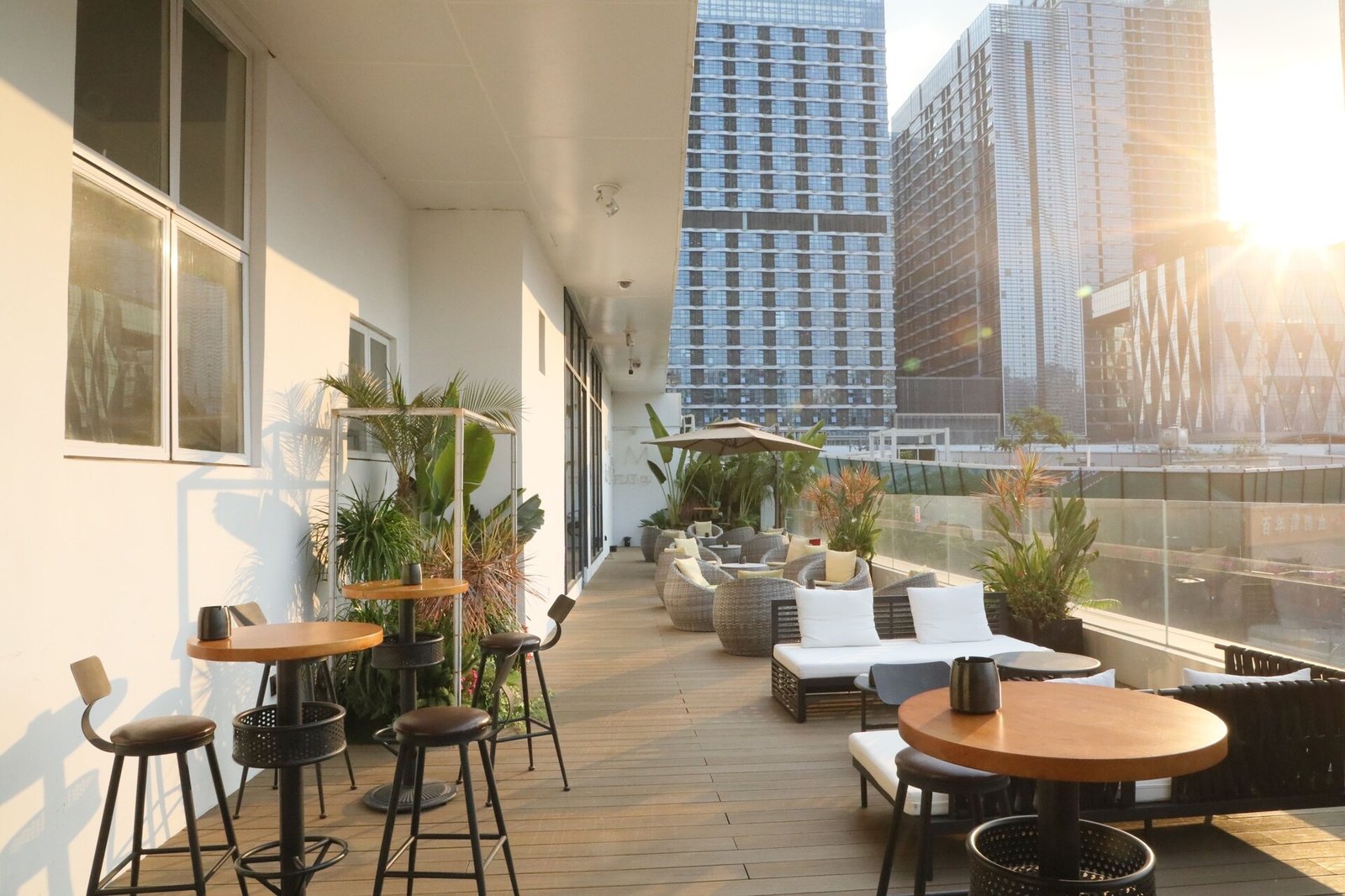 Moxy Shenzhen North Station — vibe