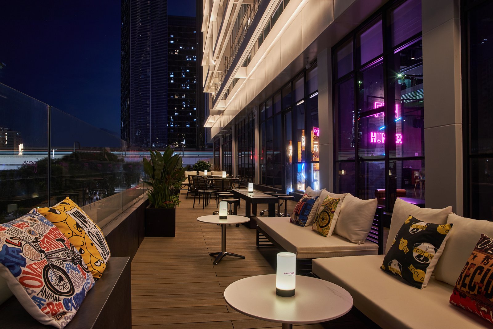 Moxy Shenzhen North Station — vibe