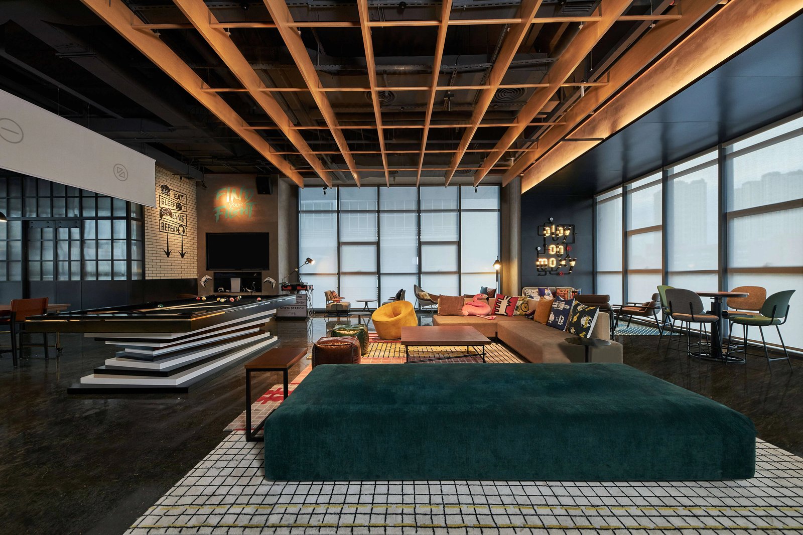 Moxy Shenzhen North Station — eat & drink