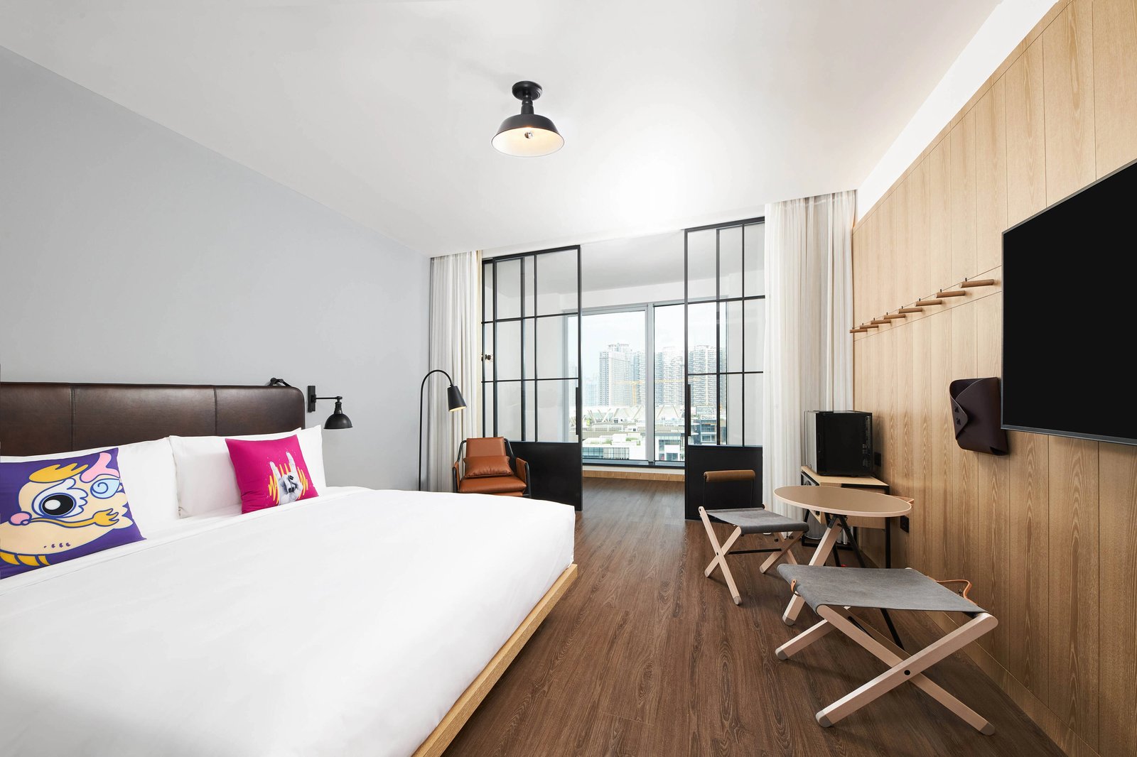Moxy Shenzhen North Station — rooms