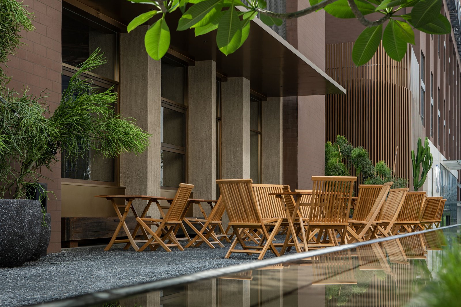 NOA HOTEL SHENZHEN — vibe