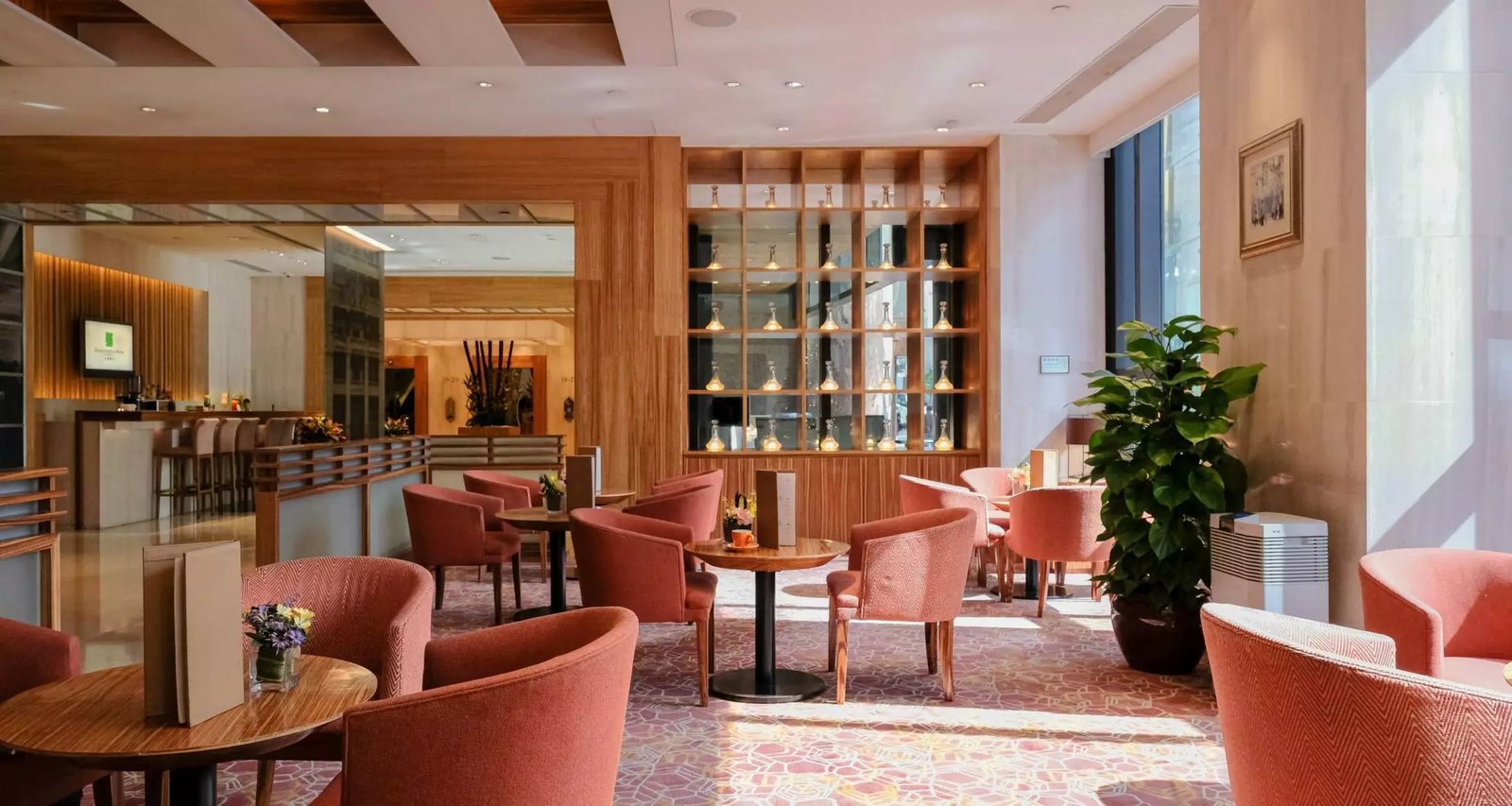 Gloucester Luk Kwok Hong Kong — eat & drink